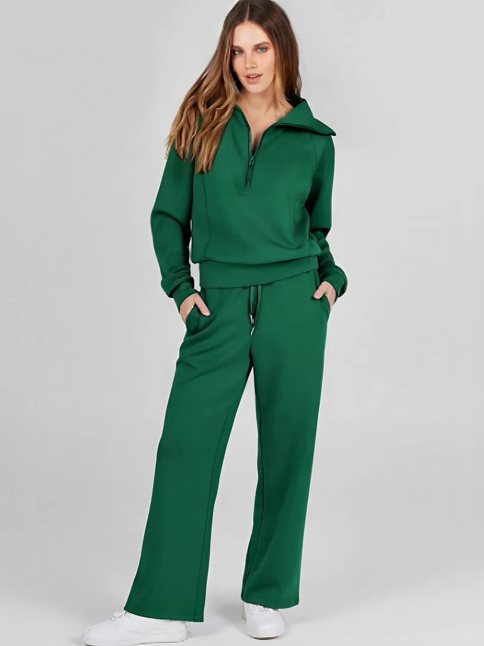 Conjunto Feminino com Suéter Gola Alta e Calça com Cordão - Estilo Bellanita