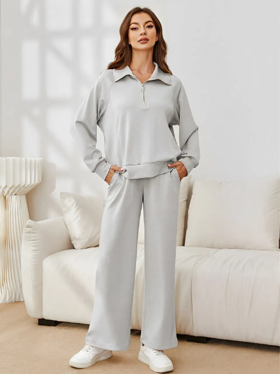 Conjunto Feminino com Suéter Gola Alta e Calça com Cordão - Estilo Bellanita