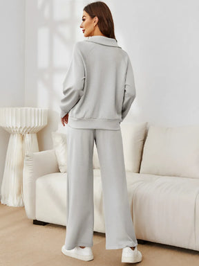 Conjunto Feminino com Suéter Gola Alta e Calça com Cordão - Estilo Bellanita