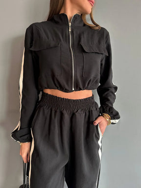 Conjunto Pantalona com Listra Lateral + Jaqueta com Zíper de Metal